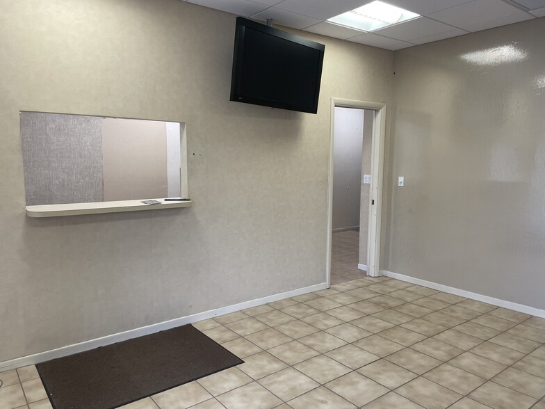 5200 N Federal Hwy, Fort Lauderdale, FL for lease - Interior Photo - Image 3 of 9