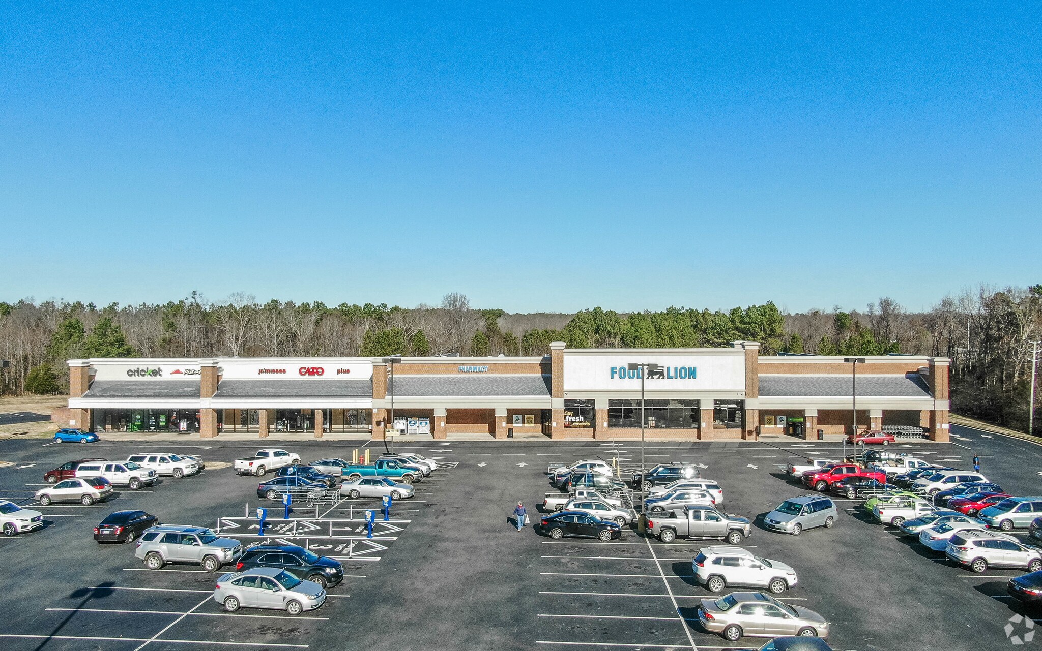 1605 E 11th St, Siler City, NC 27344 Food Lion Plaza