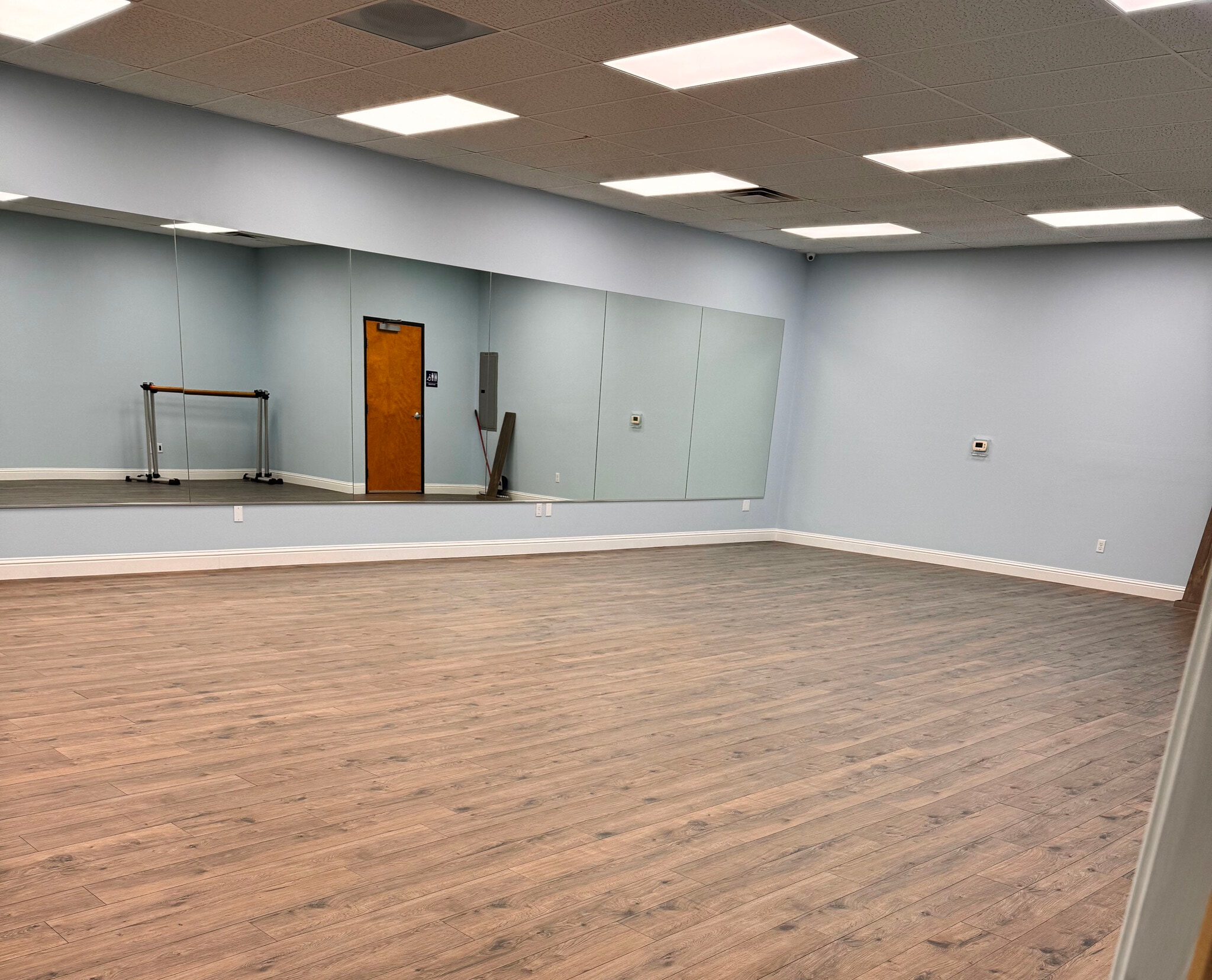 6011 W Oaks Blvd, Rocklin, CA for lease Interior Photo- Image 1 of 9