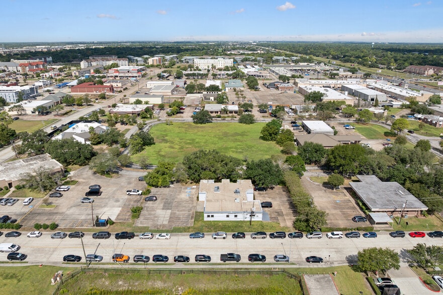 12 Professional Park Dr, Webster, TX for sale - Building Photo - Image 3 of 8