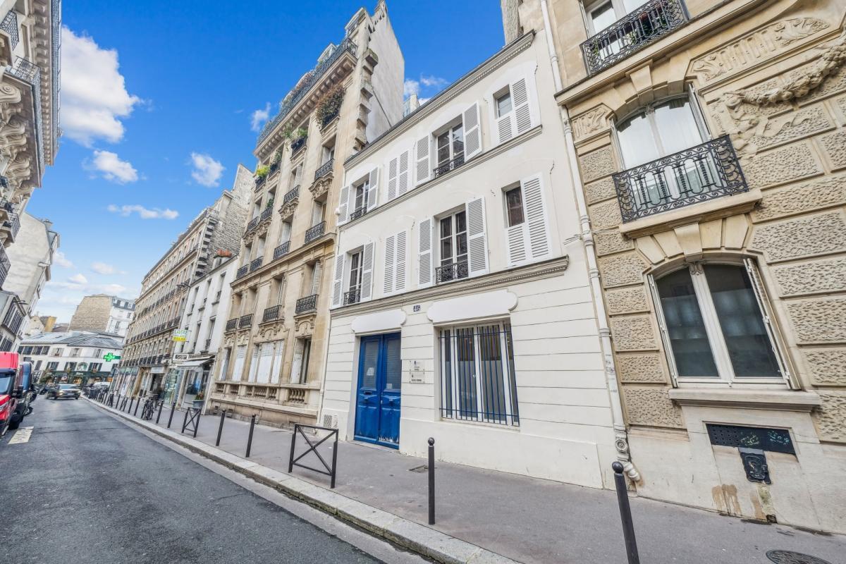 Office in Paris for sale Building Photo- Image 1 of 31