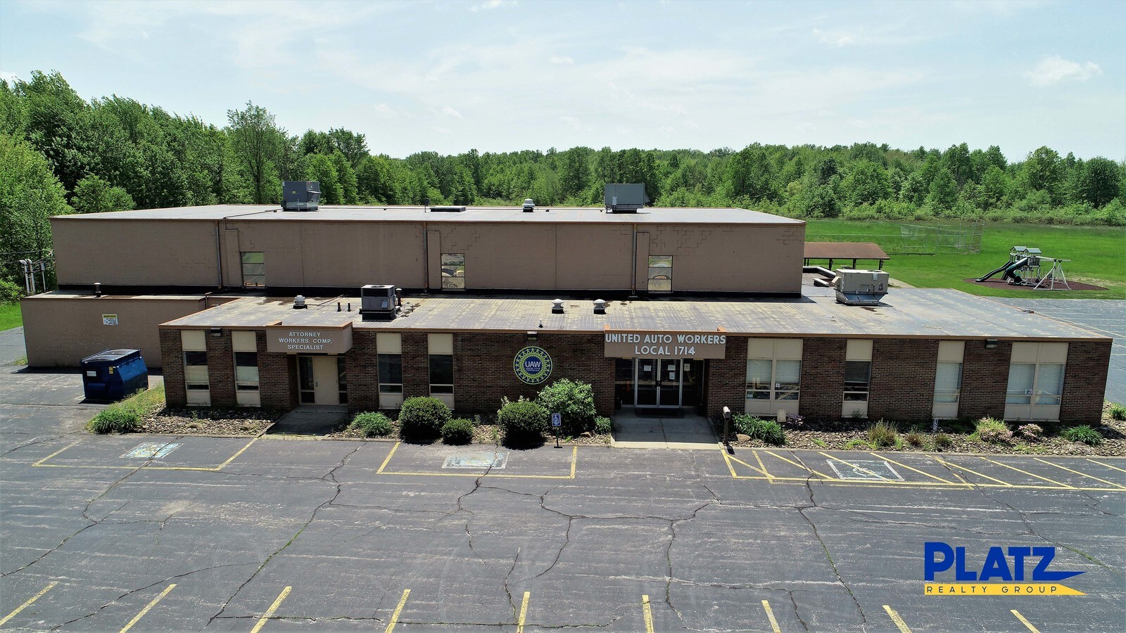 2121 Salt Springs Rd, Warren, OH 44481