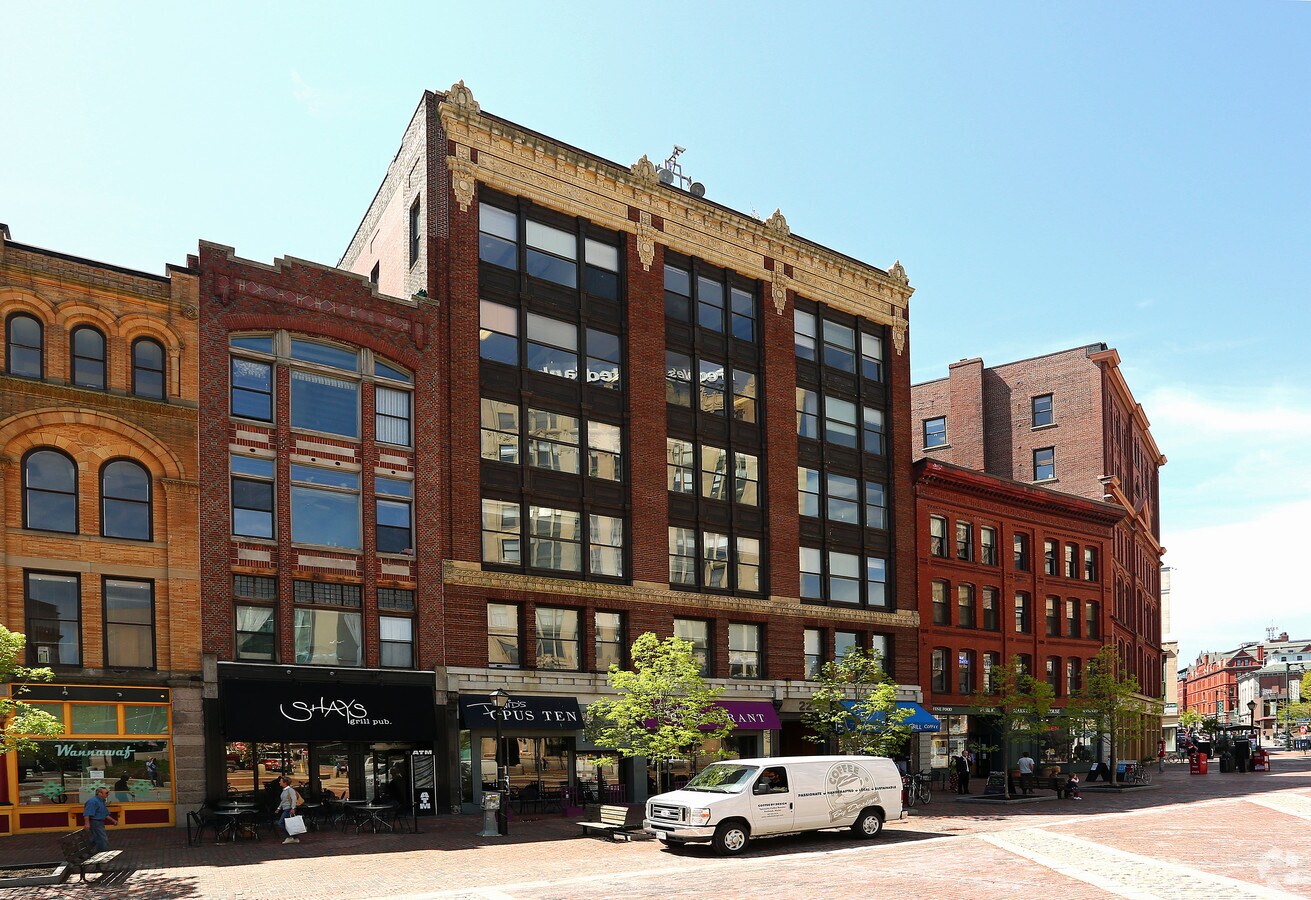 22 Monument Sq, Portland, ME 04101