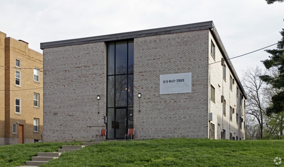 694 Gholson Ave, Cincinnati, OH for sale - Primary Photo - Image 1 of 1