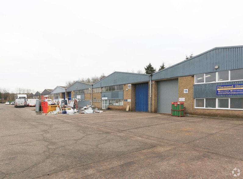 Revenge Rd, Chatham for lease - Primary Photo - Image 1 of 4