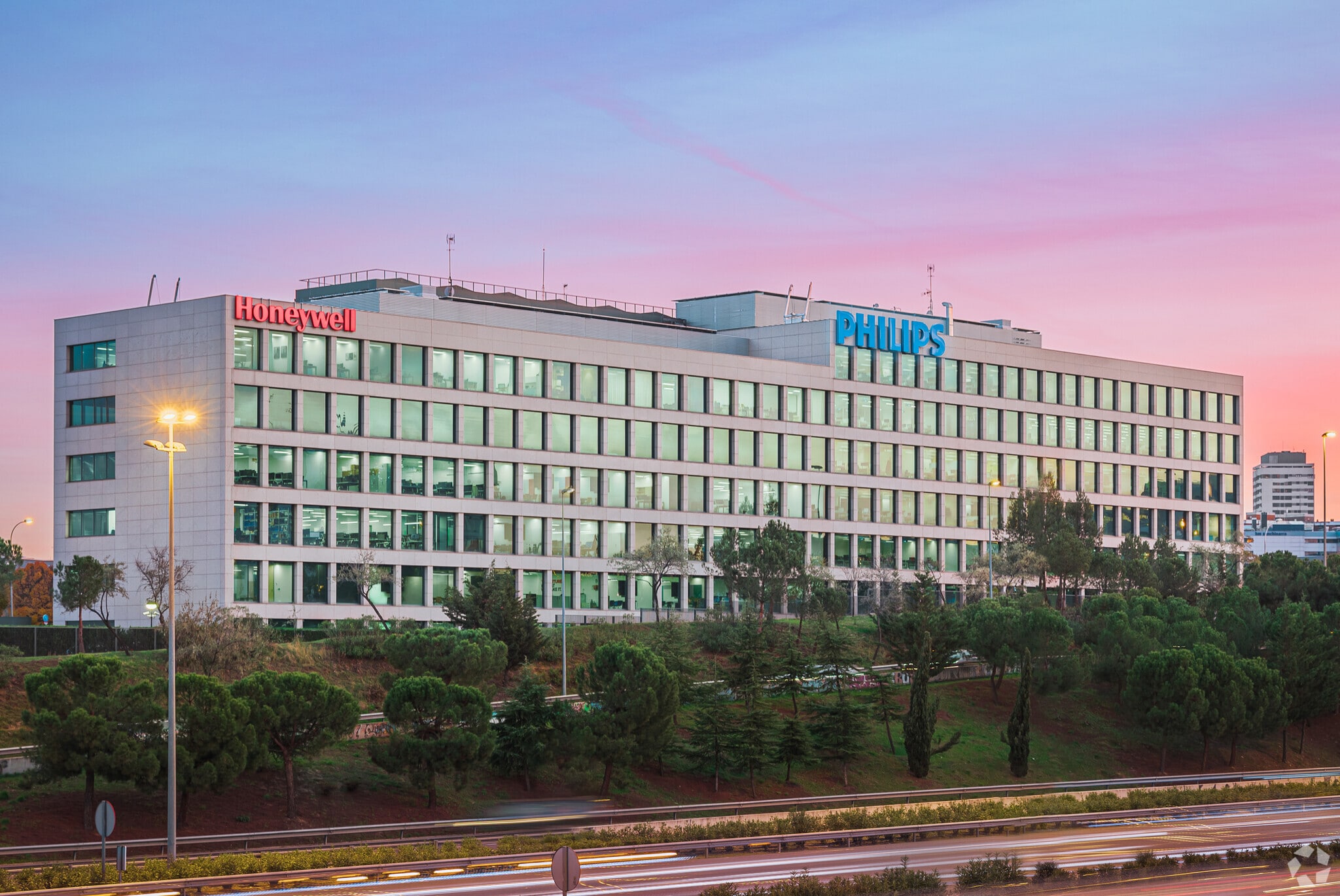 Calle María de Portugal, 3 - 5, Madrid, Madrid for lease Building Photo- Image 1 of 20