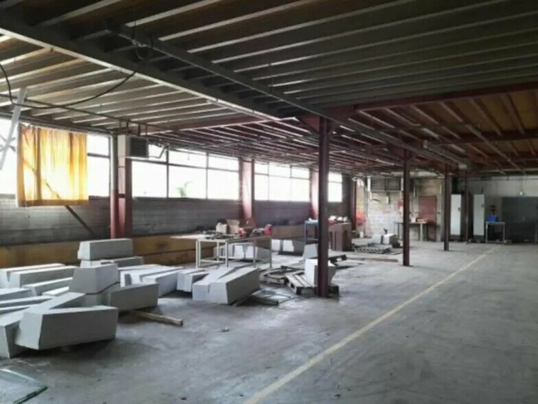 Flex in Valentigney for lease - Interior Photo - Image 2 of 2