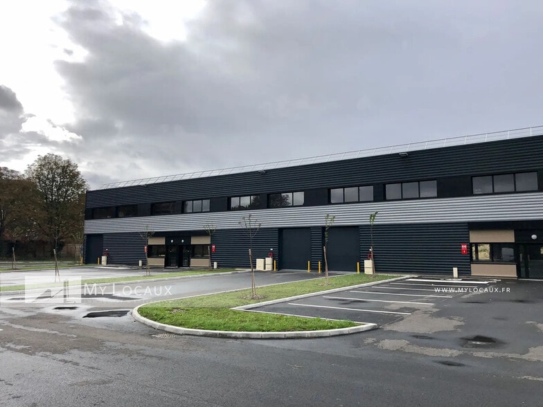 Rue Henri Becquerel, Aulnay-sous-Bois for lease - Building Photo - Image 2 of 8