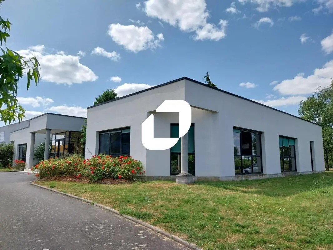 Office in Carquefou for lease Building Photo- Image 1 of 12