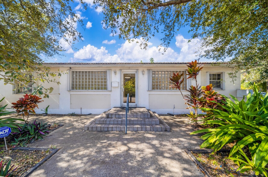 12540 NE 8th Ave, Miami, FL for lease - Building Photo - Image 1 of 17
