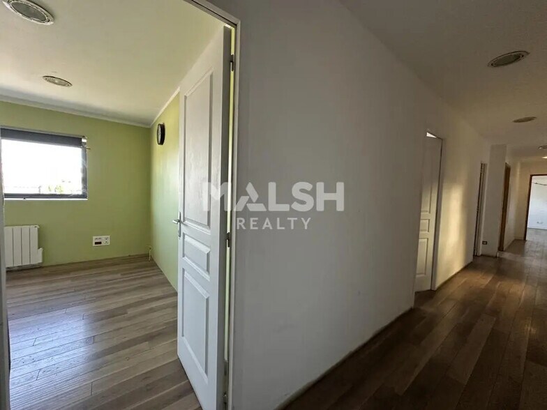 Flex in Fareins for lease - Building Photo - Image 2 of 11