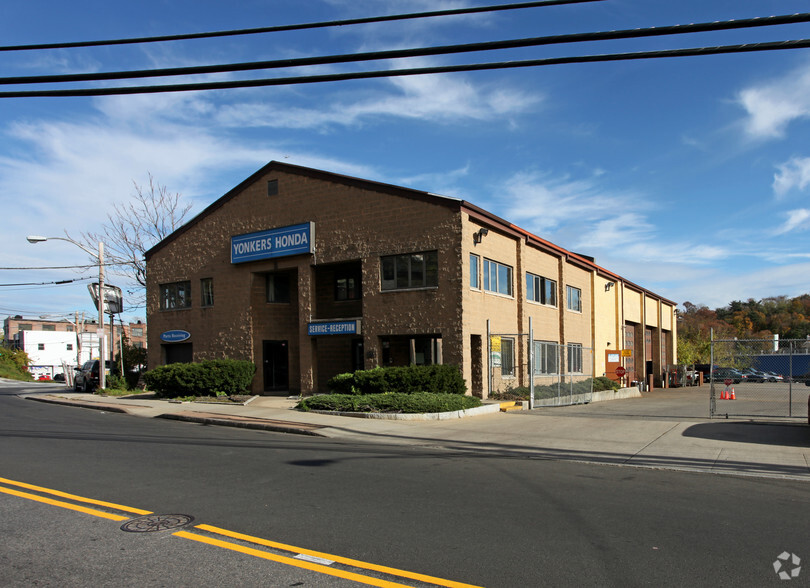 870 Nepperhan Ave, Yonkers, NY for sale - Primary Photo - Image 1 of 1