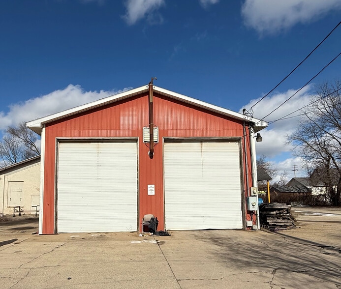 1008 E Crosstown Pky, Kalamazoo, MI for sale - Building Photo - Image 2 of 11