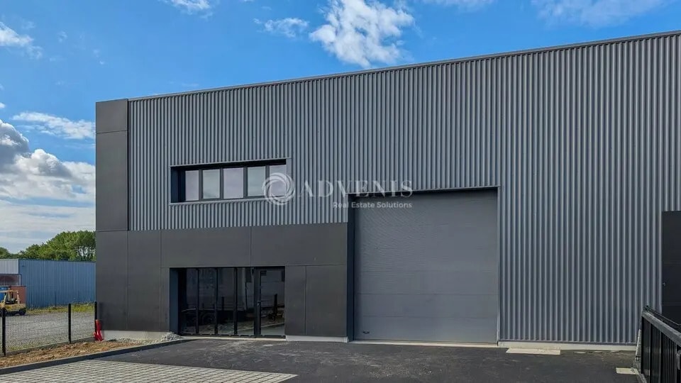 Flex in Miniac-Morvan for lease - Building Photo - Image 2 of 8