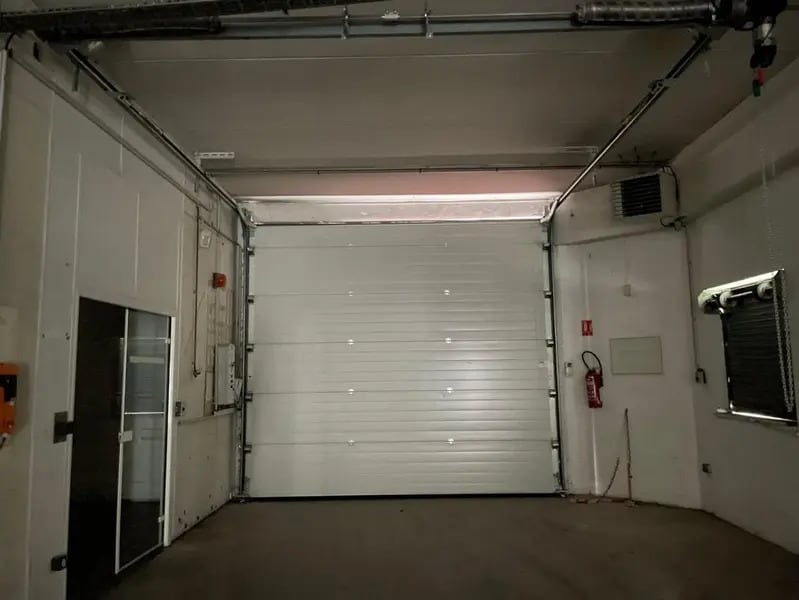 Location Entrepôt 518 m² - Photo 1