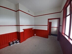 4 Stockport Rd, Stockport for lease Interior Photo- Image 2 of 3