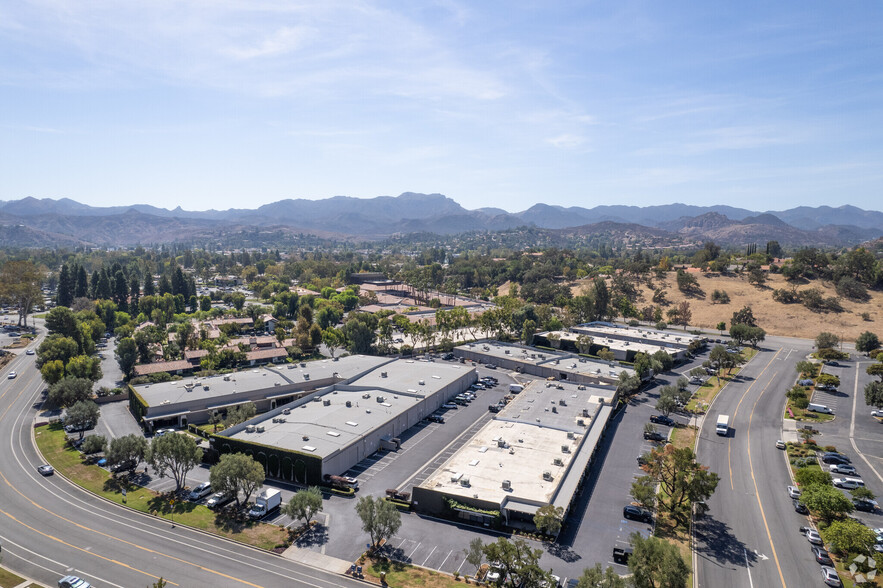 766 Lakefield Rd, Westlake Village, CA for lease - Building Photo - Image 3 of 15