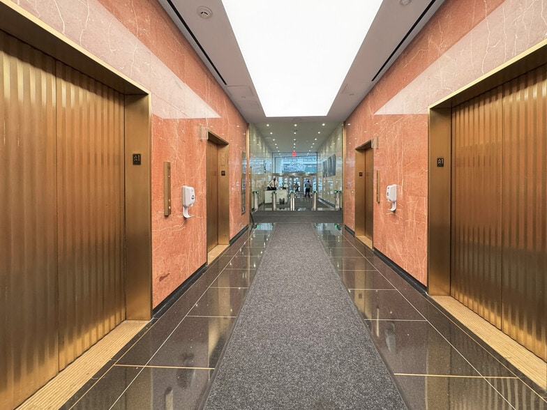 83 Maiden Ln, New York, NY for lease - Lobby - Image 2 of 8