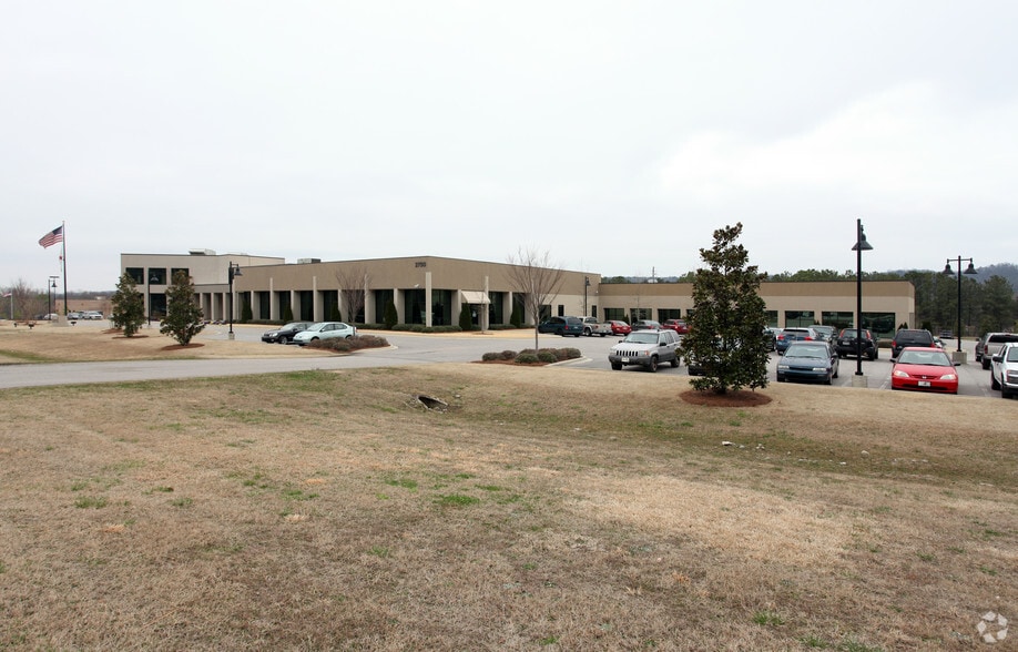 2750 Crestwood Blvd, Irondale, AL for sale - Building Photo - Image 2 of 5