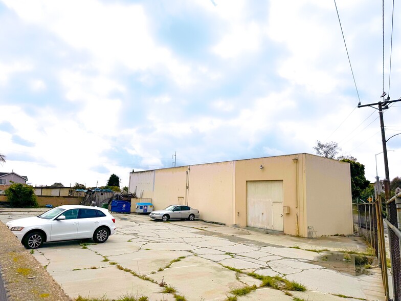 15430 Condon Ave, Lawndale, CA for lease - Building Photo - Image 1 of 6