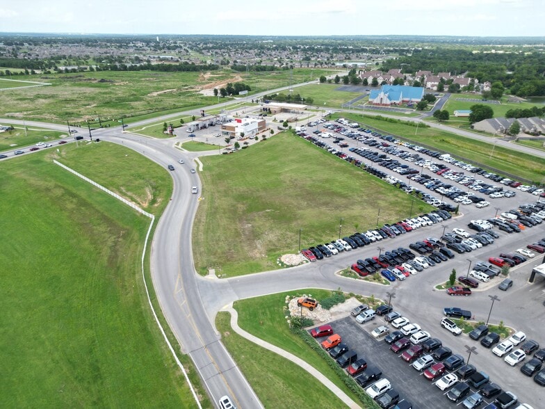 10596 Owasso Expressway and 106th Street North St, Owasso, OK for sale - Building Photo - Image 3 of 4