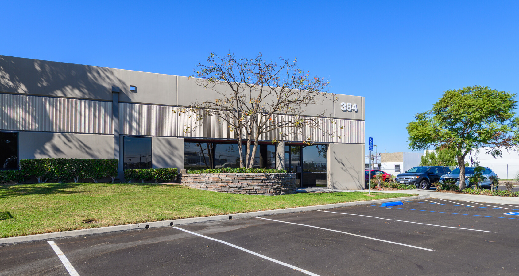 380-384 Clinton St, Costa Mesa, CA 92626 - Industrial for Lease | LoopNet