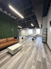 301-303 W 4th St, Royal Oak, MI for lease Interior Photo- Image 1 of 2