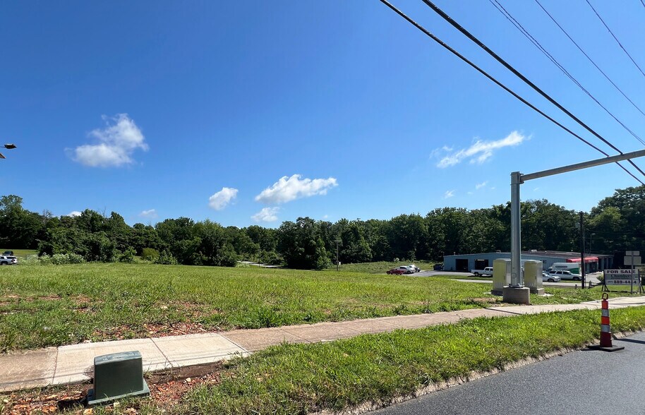 211 E Kearney St, Springfield, MO for sale - Building Photo - Image 2 of 6