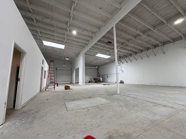 1562-1566 Bancroft Ave, San Francisco, CA for lease - Interior Photo - Image 2 of 12