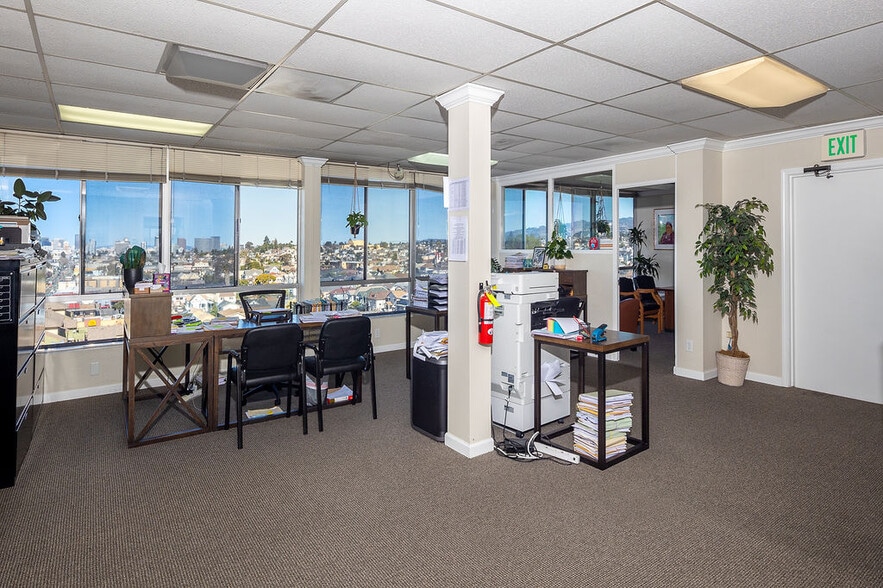 2634-2648 International Blvd, Oakland, CA for lease - Building Photo - Image 1 of 4