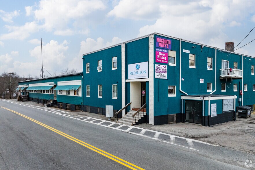 23 W Bacon St, Plainville, MA for sale - Primary Photo - Image 1 of 1