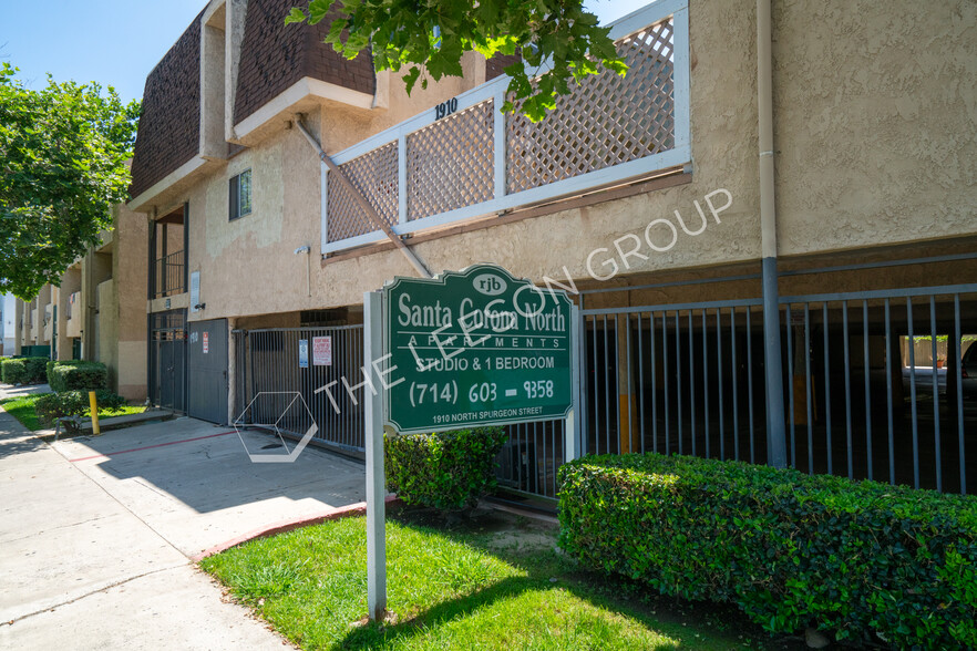 1910 N Spurgeon St, Santa Ana, CA for sale - Building Photo - Image 2 of 12