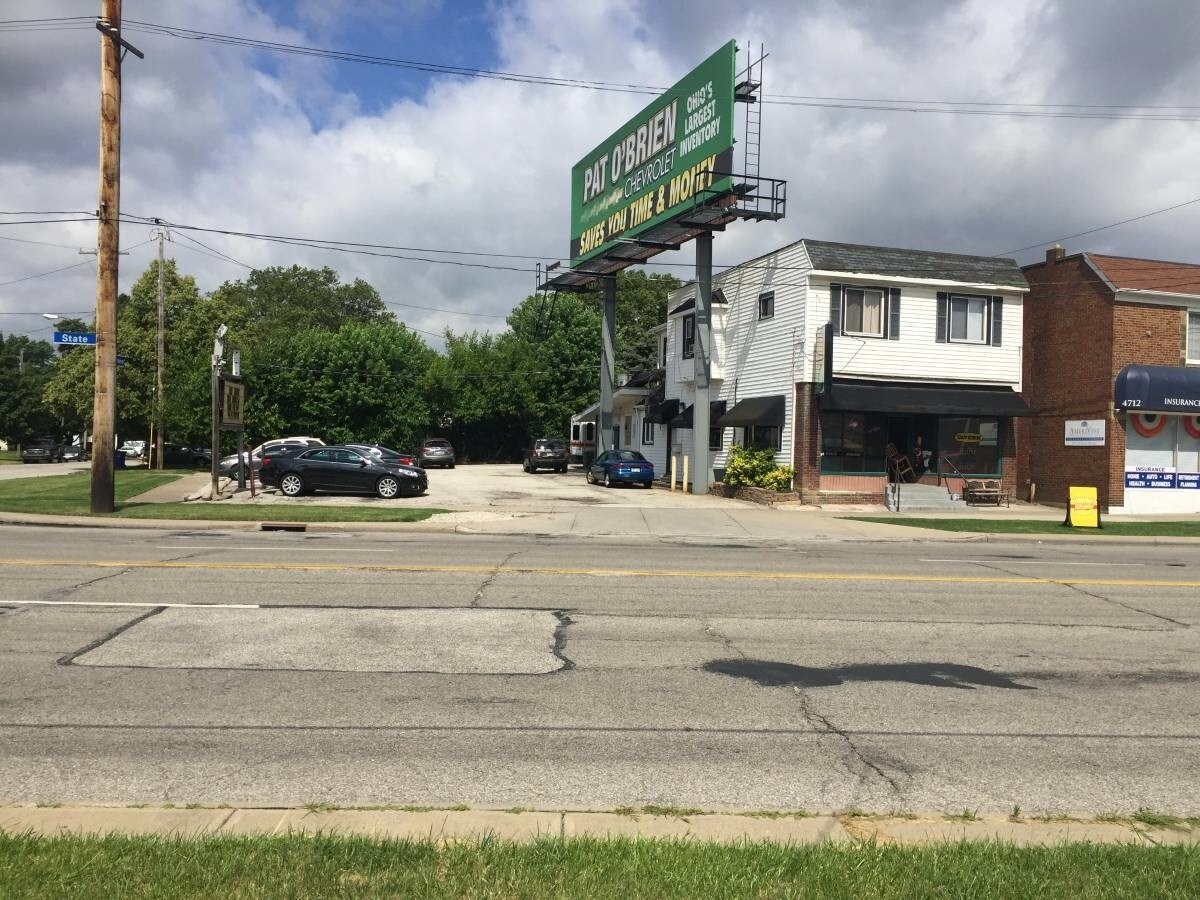 4716 State Rd, Cleveland, OH 44109
