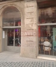 Retail in Barcelona, Barcelona for lease Interior Photo- Image 1 of 21