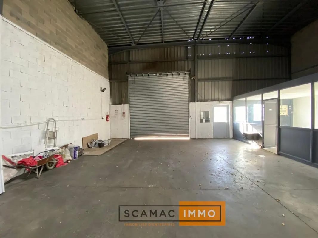 Industrial in Rognac for lease Interior Photo- Image 1 of 6