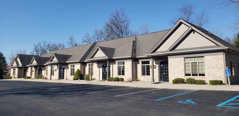 2845 E Dupont Rd, Fort Wayne, IN for lease - Building Photo - Image 3 of 4