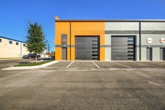 2100 Double Creek Dr, Round Rock, TX for lease Interior Photo- Image 1 of 3