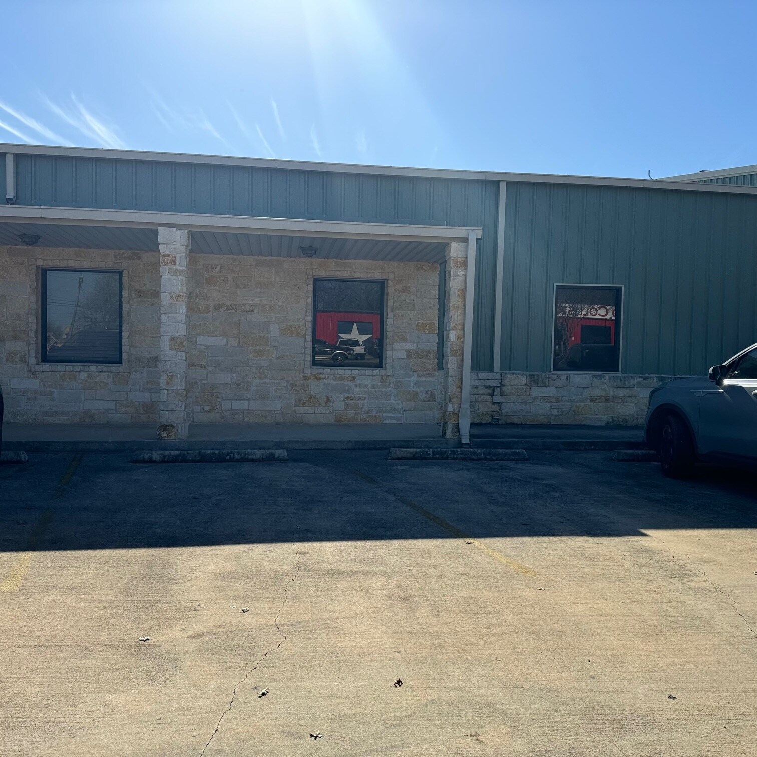 2301 10th St, Floresville, TX for lease Primary Photo- Image 1 of 8