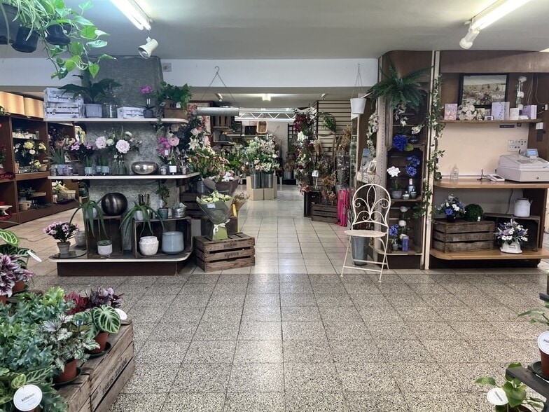 116 High St, Street for sale - Interior Photo - Image 2 of 6