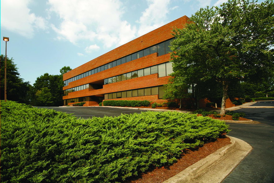 8300 Dunwoody Pl, Atlanta, GA for lease - Building Photo - Image 3 of 41