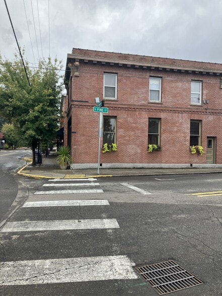 105 W Main St, Carlton, OR for sale - Building Photo - Image 3 of 13