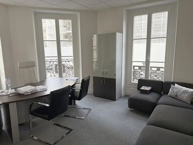 Office in Paris for lease - Interior Photo - Image 2 of 8