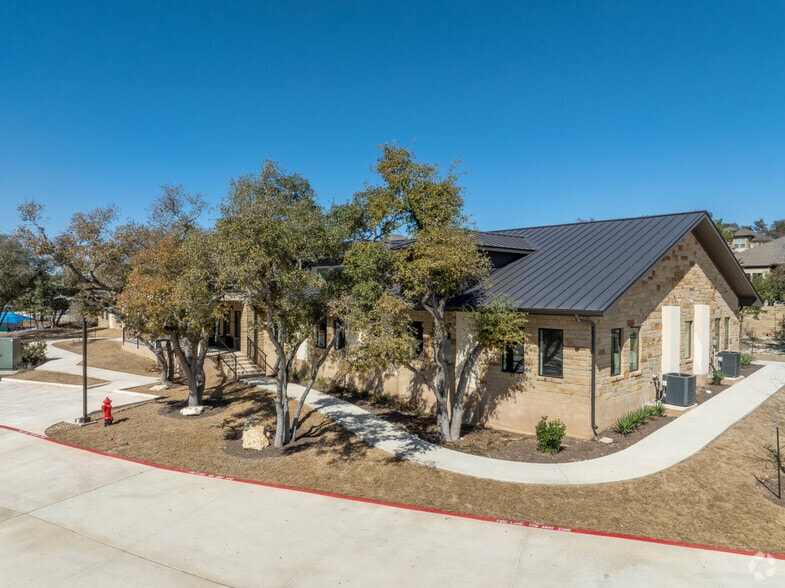 1011 Wilson Ranch pl, Cedar Park, TX for lease - Primary Photo - Image 1 of 23