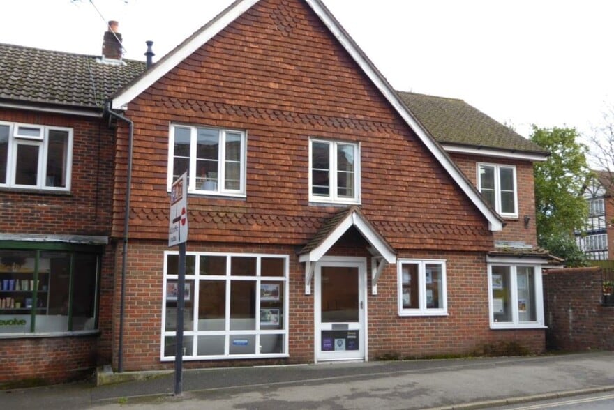 4 Romsey Rd, Lyndhurst for sale - Primary Photo - Image 1 of 1