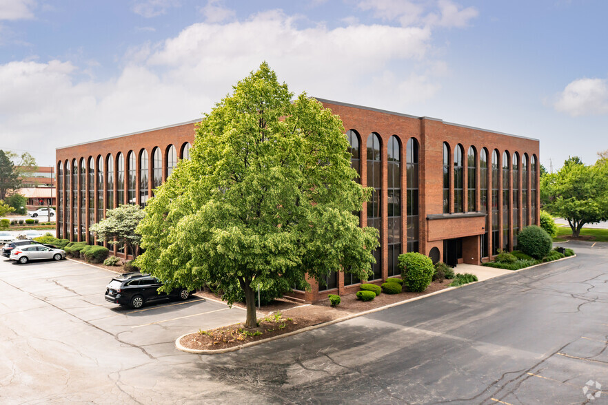 2001 Midwest Rd, Oak Brook, IL for lease - Building Photo - Image 3 of 6