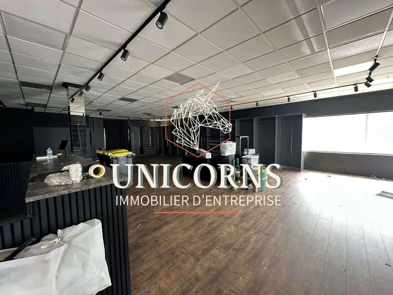 Retail in Portet-sur-Garonne for lease - Interior Photo - Image 2 of 4