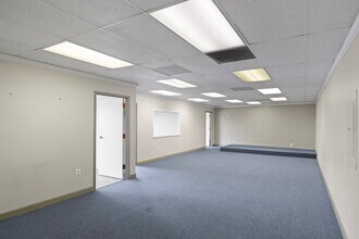 4215 Walney Rd, Chantilly, VA for lease Interior Photo- Image 2 of 34