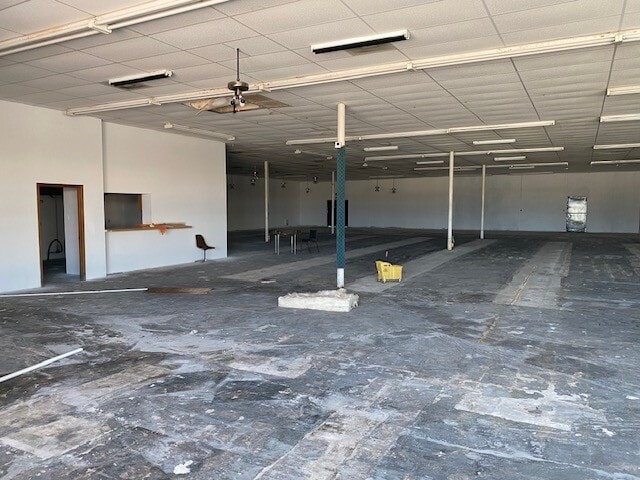 2511 19th St, Hondo, TX for lease - Interior Photo - Image 2 of 7