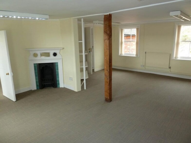 1 The Green, Marlborough for lease - Building Photo - Image 3 of 11