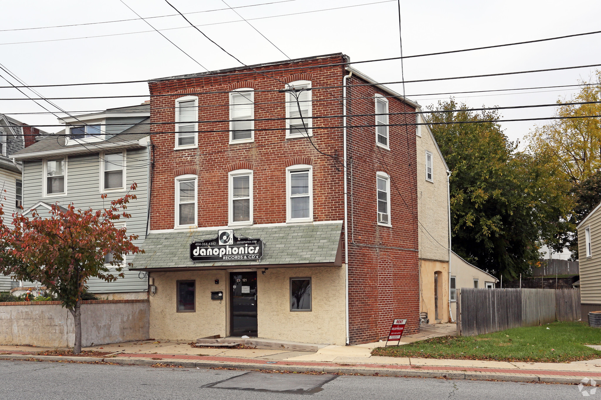 121 W Lancaster Ave, Downingtown, PA for sale Primary Photo- Image 1 of 1